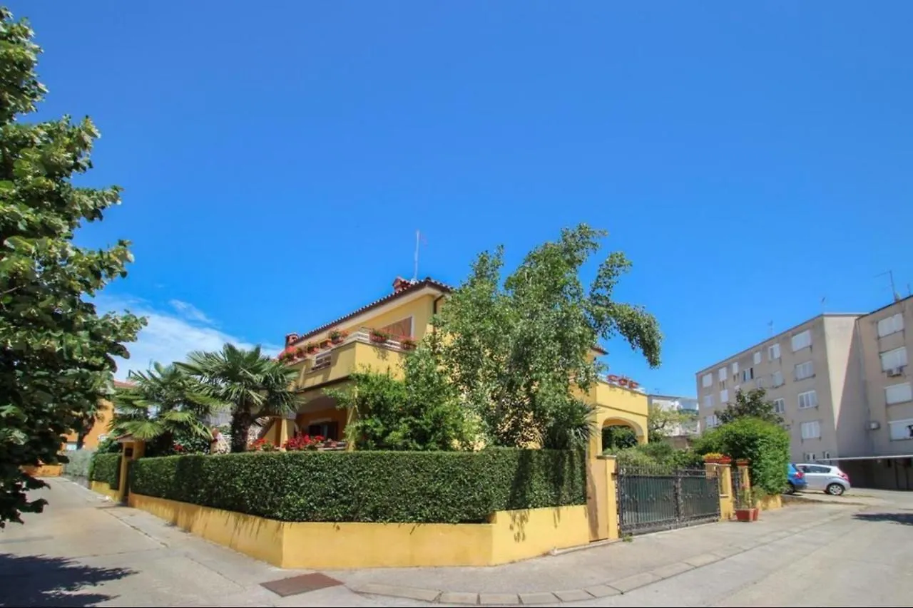Apartment House Alenka Novigrad Close The Beach And Center Gasthof Novigrad Istria