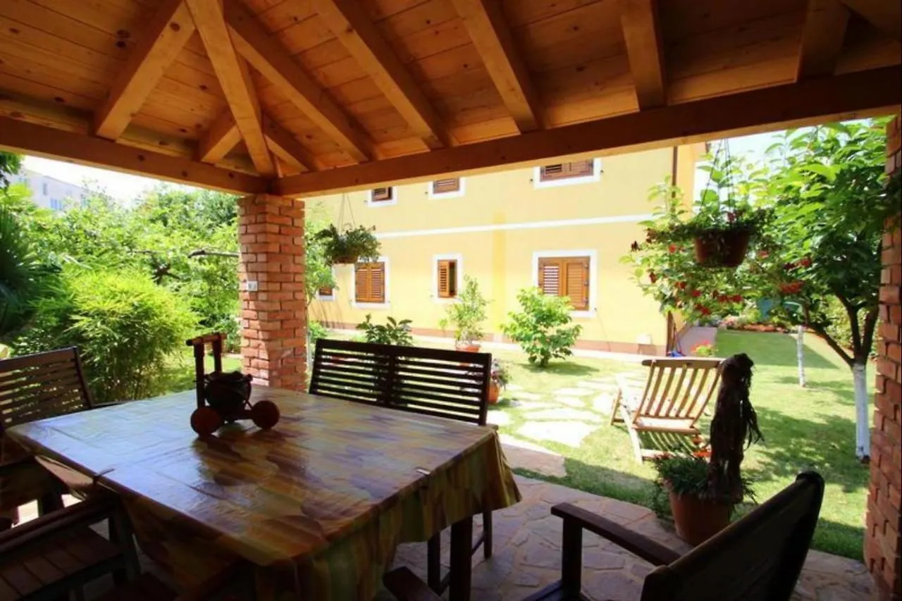 Apartment House Alenka Novigrad Close The Beach And Center Kroatien
