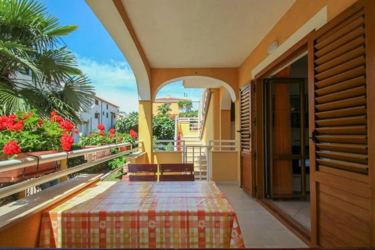 Apartment House Alenka Novigrad Close The Beach And Center