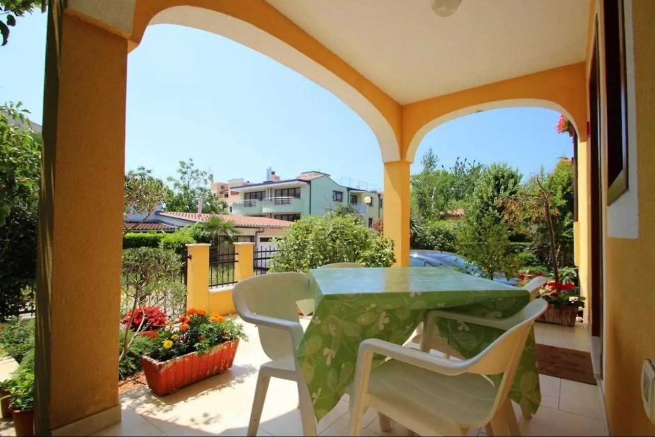 Apartment House Alenka Novigrad Close The Beach And Center Croatia