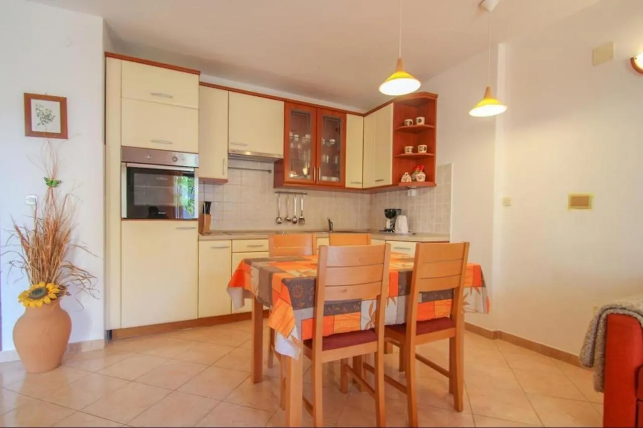 Apartment House Alenka Novigrad Close The Beach And Center Guest house