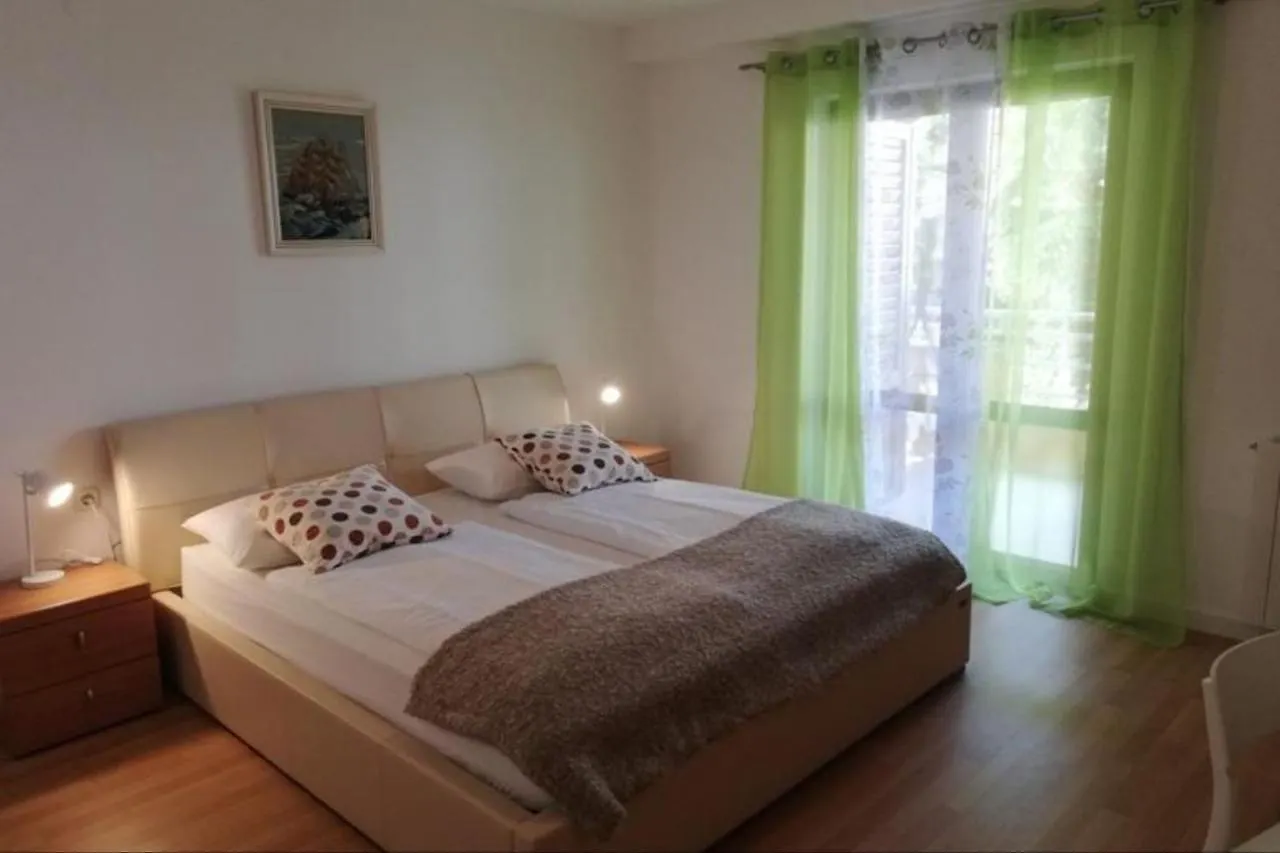Guest house Apartment House Alenka Novigrad Close The Beach And Center