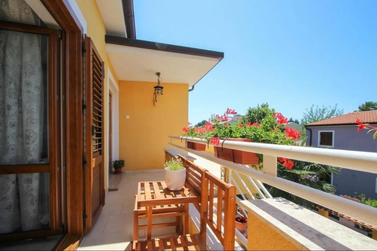Apartment House Alenka Novigrad Close The Beach And Center